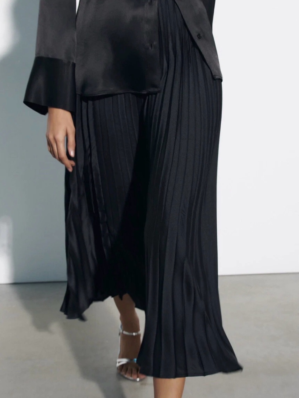 Dark romantic minimalist academia whimsigoth preppy plisse pleated maxi skirt